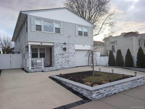 Building Photo - 512 E State St