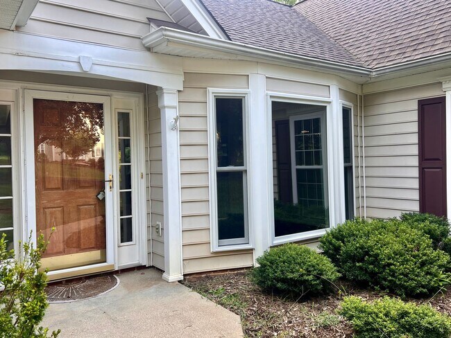 Building Photo - 1923 N English Oaks Cir