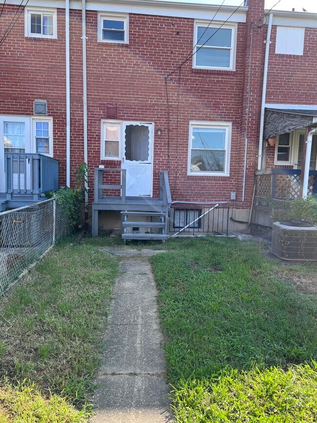 Building Photo - Charming 3Bed/1Bath in Essex