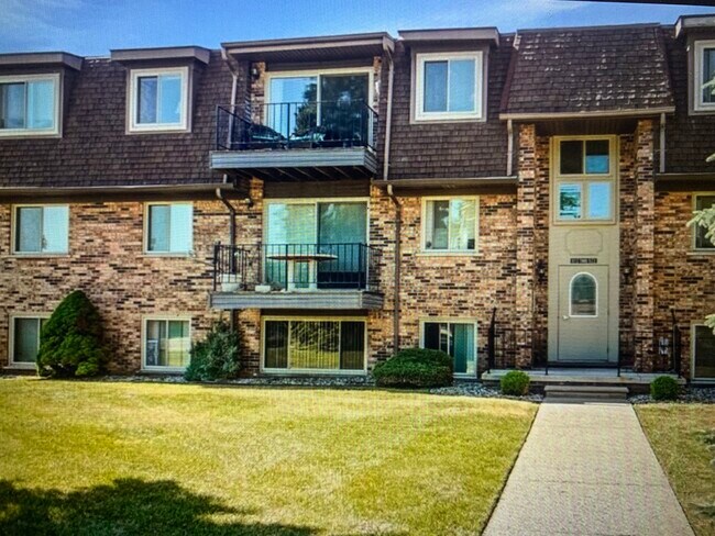 Top Balcony - 521 Riviera Dr