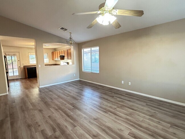 Foto del edificio - ESTRELLA VILLAGE 3 BEDROOM 2 BATHROOM HOME