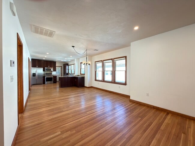 Building Photo - 36 Chipman St