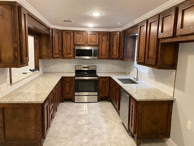 Building Photo - 10451 N Essex Dr