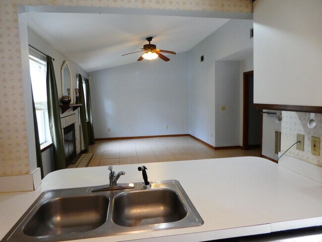 Foto del edificio - 1465 Live Oak Dr