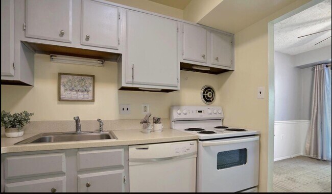 Foto del edificio - 125 Clubhouse Dr SW
