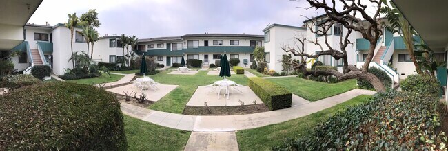 Pano de patio - 2041 Euclid St
