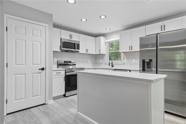 Building Photo - 3198 Booths Ct