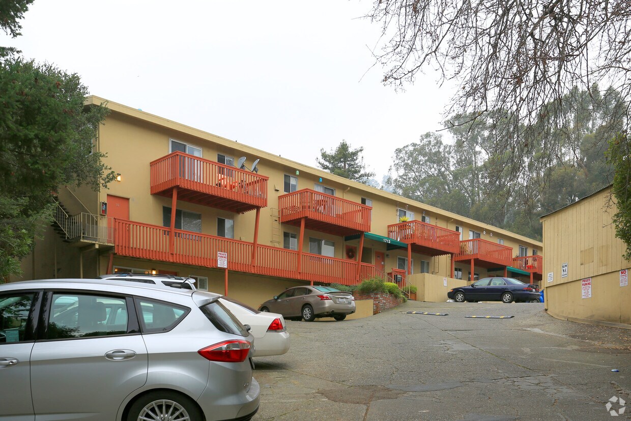 Building Photo - Lincoln Vista Apartments