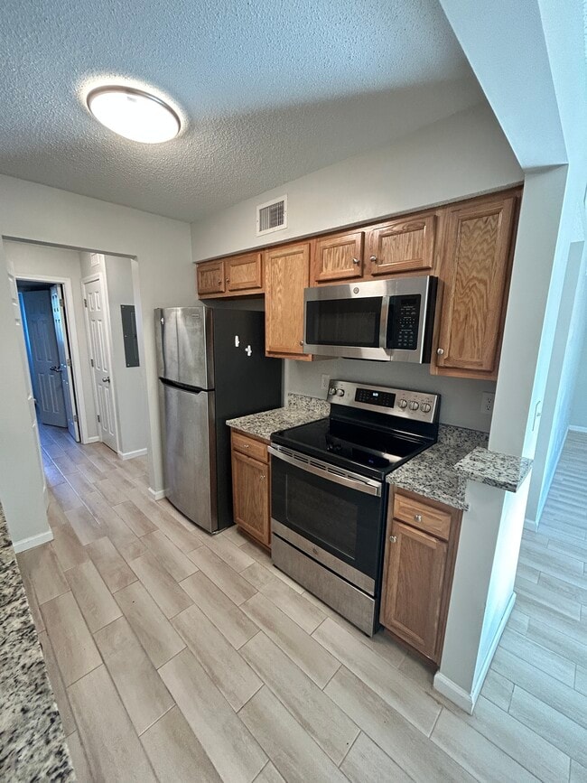 Building Photo - 465 Crabapple Ct