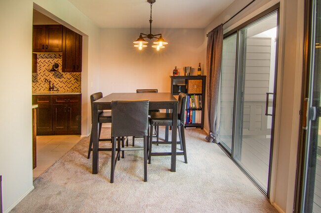 Comedor - 55 Lambert Dr
