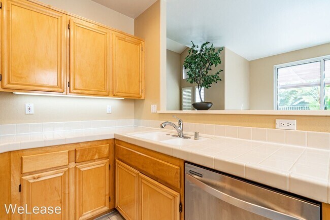 Building Photo - 3 br, 2.5 bath House - 2454 La Costa Avenue