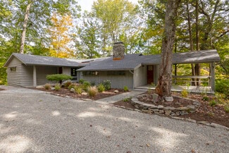 Building Photo - 272 Drake