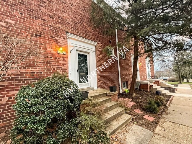 Building Photo - 3592 Martha Custis Dr