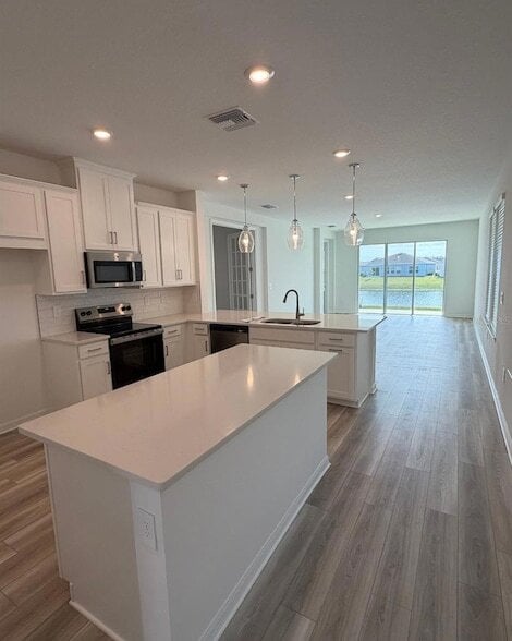 Building Photo - 5726 Gingham Dr