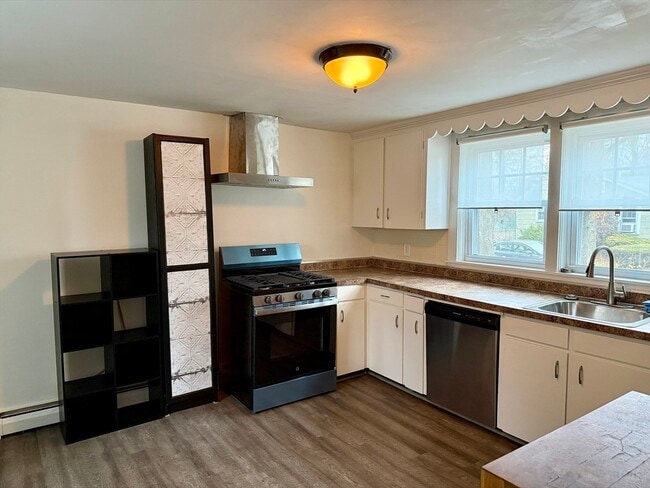 Building Photo - 156 Exchange St