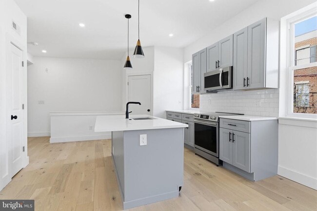 Foto del edificio - 2724 E Somerset St