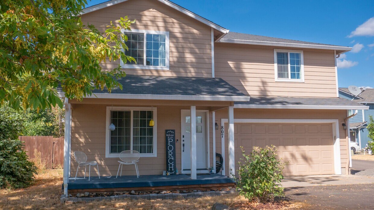 Primary Photo - 4-Bedroom Home Located near Hwy 34!