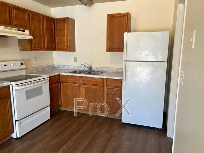 Building Photo - 1706 S Powell St