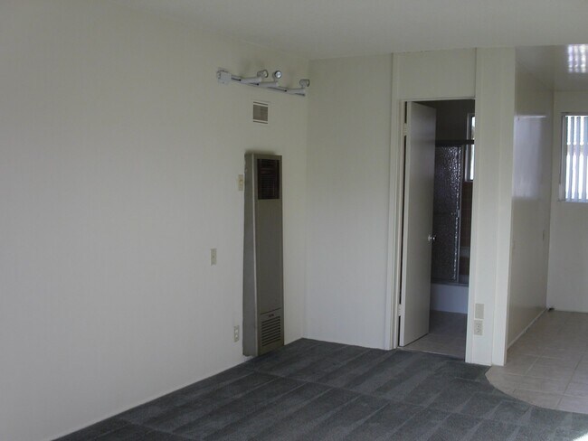 Building Photo - 3020 E Mariquita St