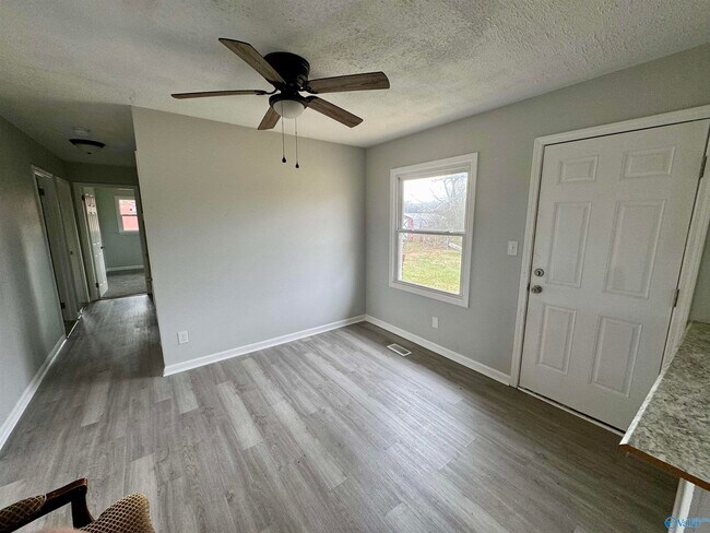 Foto del edificio - 1801 US Hwy 72 W