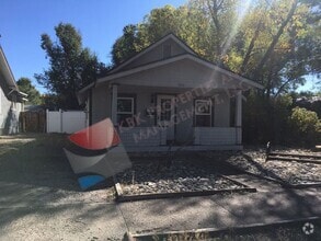 Building Photo - 210 Alamosa Ave