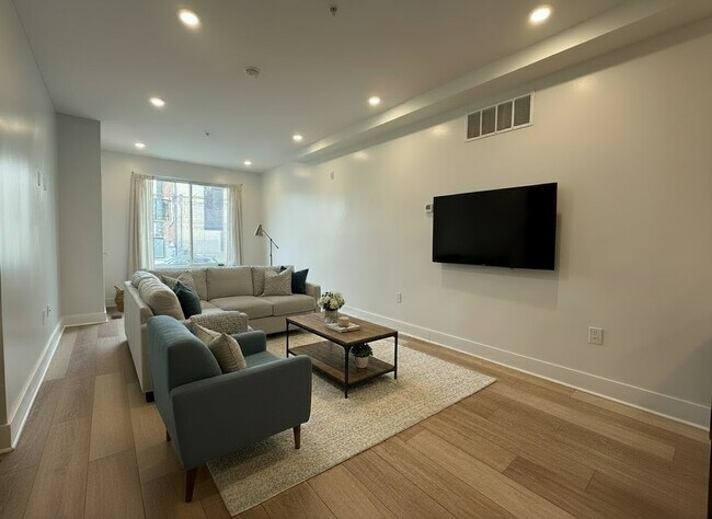 Foto del edificio - 2526 Cecil B. Moore Ave