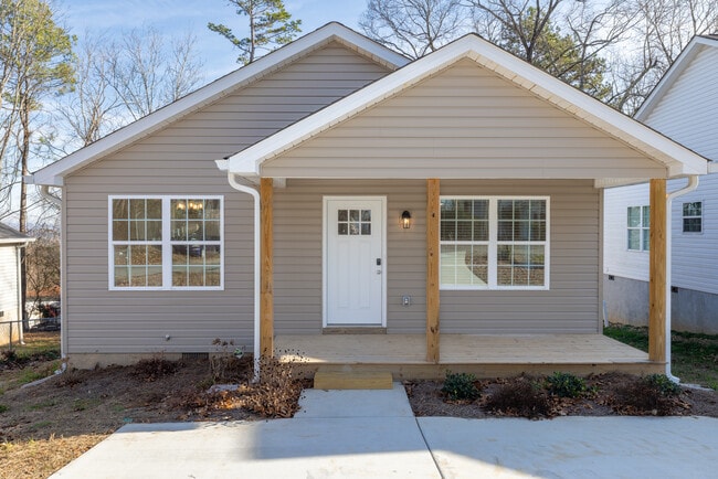 Building Photo - 812 Aubrey Ave