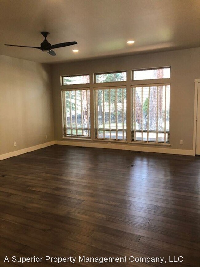 Building Photo - 3 br, 2 bath House - 60757 Golf Village Loop