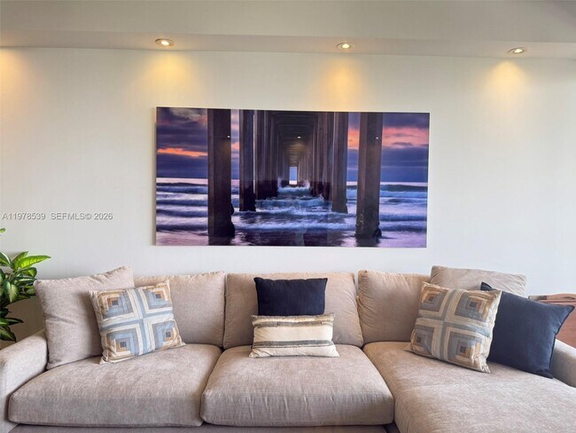 Foto del edificio - 251 Crandon Blvd