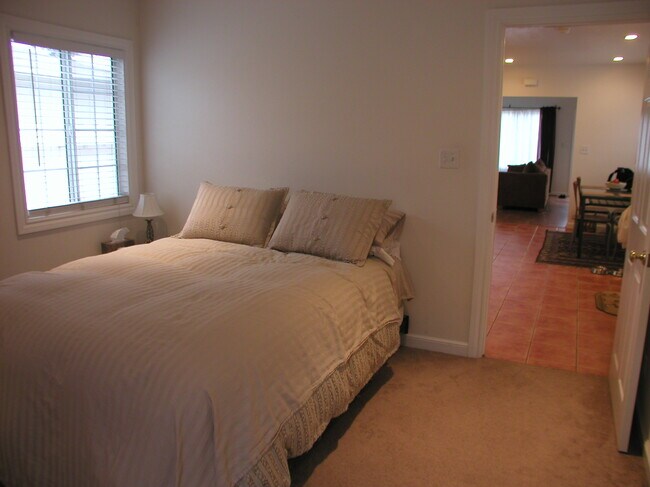 Foto del edificio - 422 Clinton St