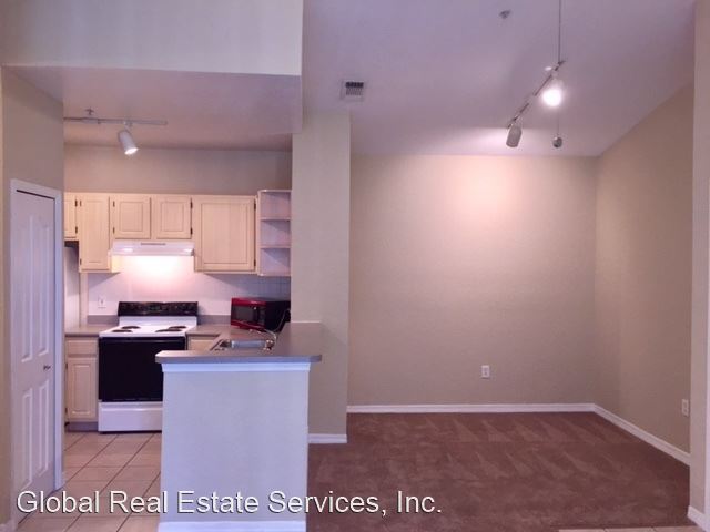 Building Photo - 2 br, 1 bath House - 8826 Dunes Court 305