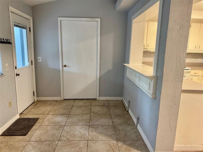 Building Photo - 14684 Pine Glen Cir