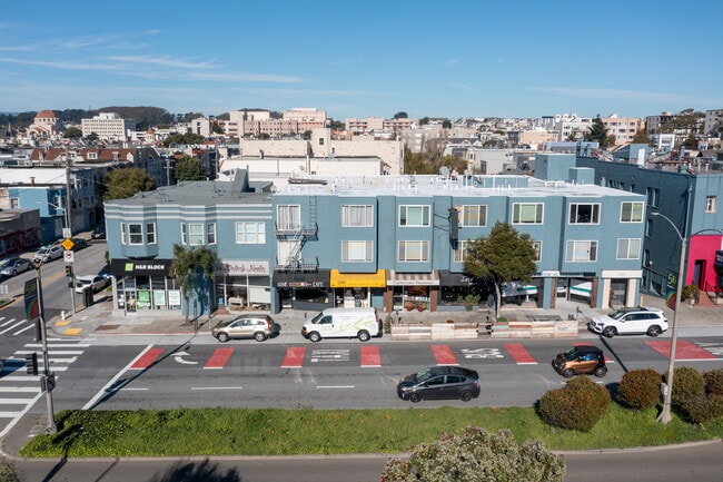 Foto del edificio - 3220 Geary Blvd