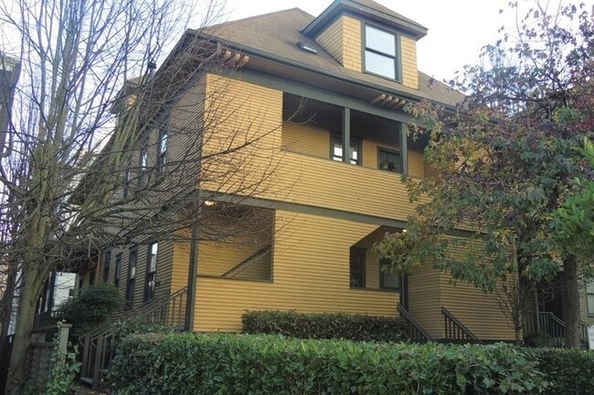 Building Photo - 1419 Boylston Ave