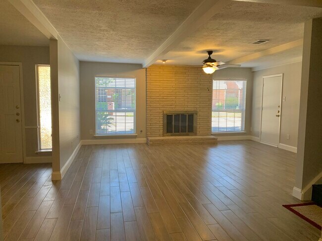 Sala de estar - 3214 Continental Dr