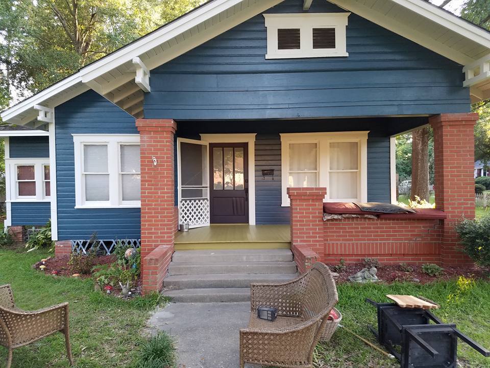 Exterior front with porch - 1002 Turner St