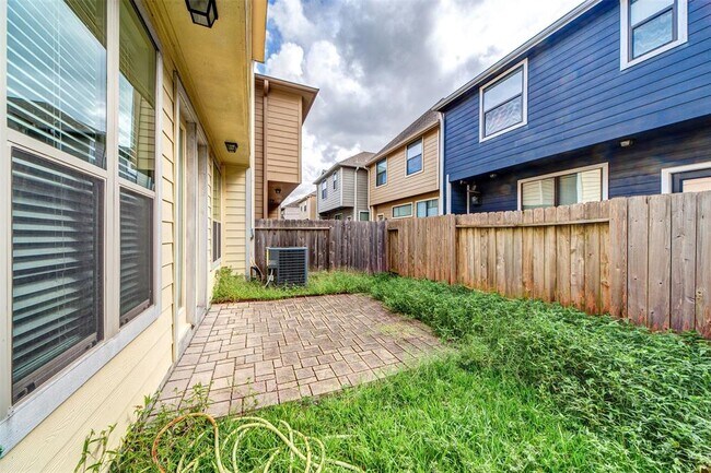 Foto del edificio - 1110 Beall Landing Ct