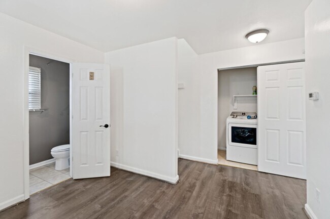 Foto del edificio - 4 Bed 2.5 Bath Home In Portsmouth