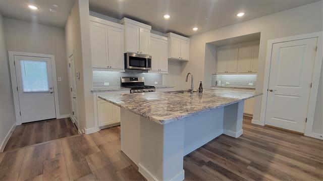 Building Photo - 1309 Pebblebrook Dr