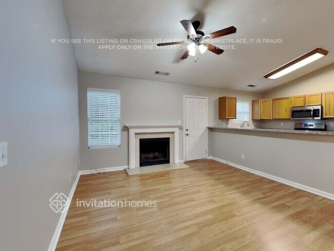 Foto del edificio - 8445 Deliah Way