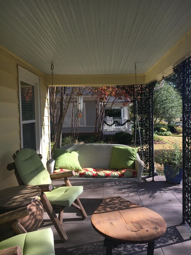 Photo - 601 E College St House