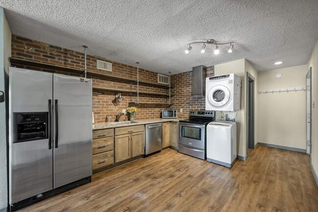 Foto del edificio - 12900 Walden Rd