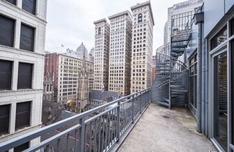 Building Photo - 301 5th Ave