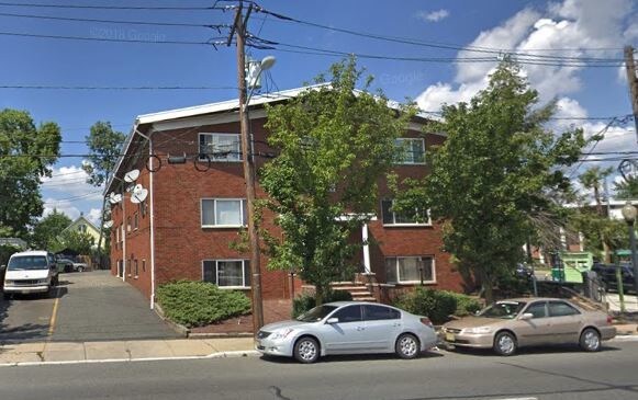 Primary Photo - 105 Westfield Ave W
