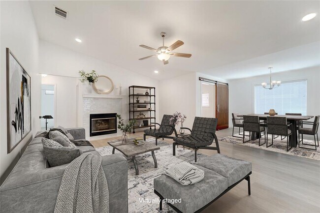 Building Photo - 12815 Carrera Dr