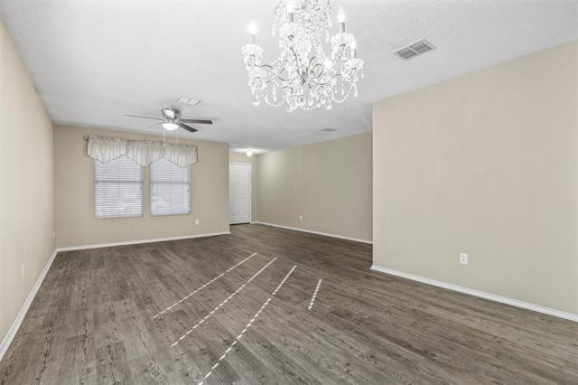 Foto del edificio - 8609 Clear River Ln