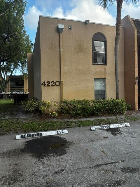 Foto del edificio - 4220 NW 21st St