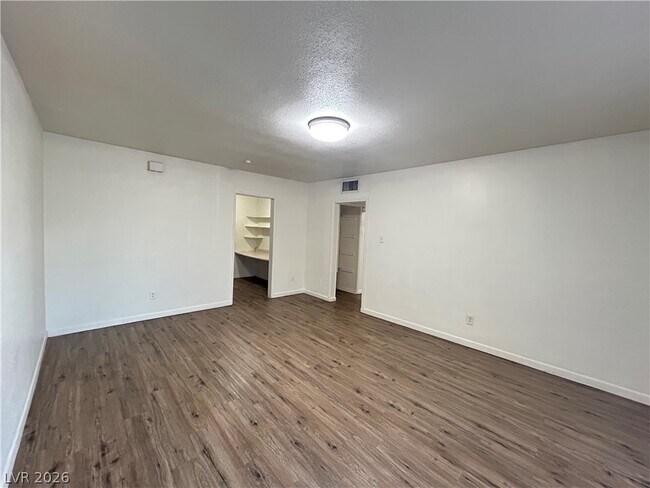 Foto del edificio - 373 N Bruce St