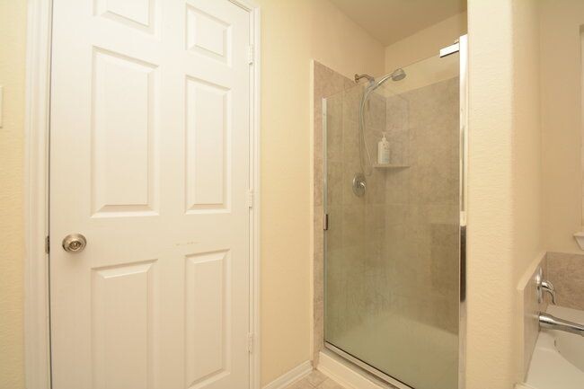 Foto del edificio - 2214 Forest Floor Ct