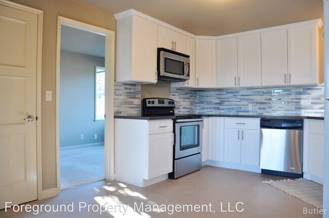 Foto del edificio - 3 br, 2.5 bath House - 5815 NE 57th Street